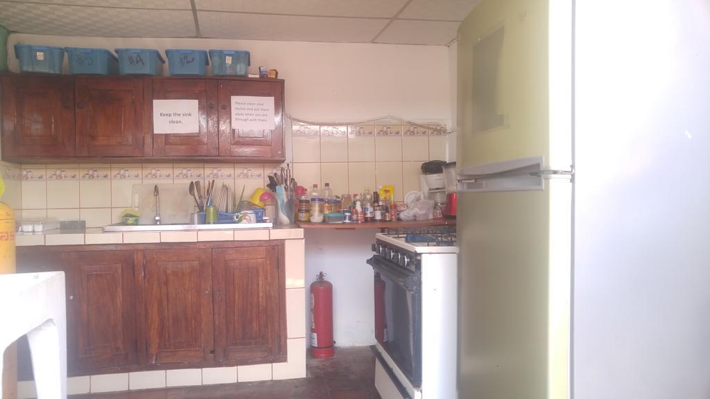 Casa Nica Leon Hostel エクステリア 写真